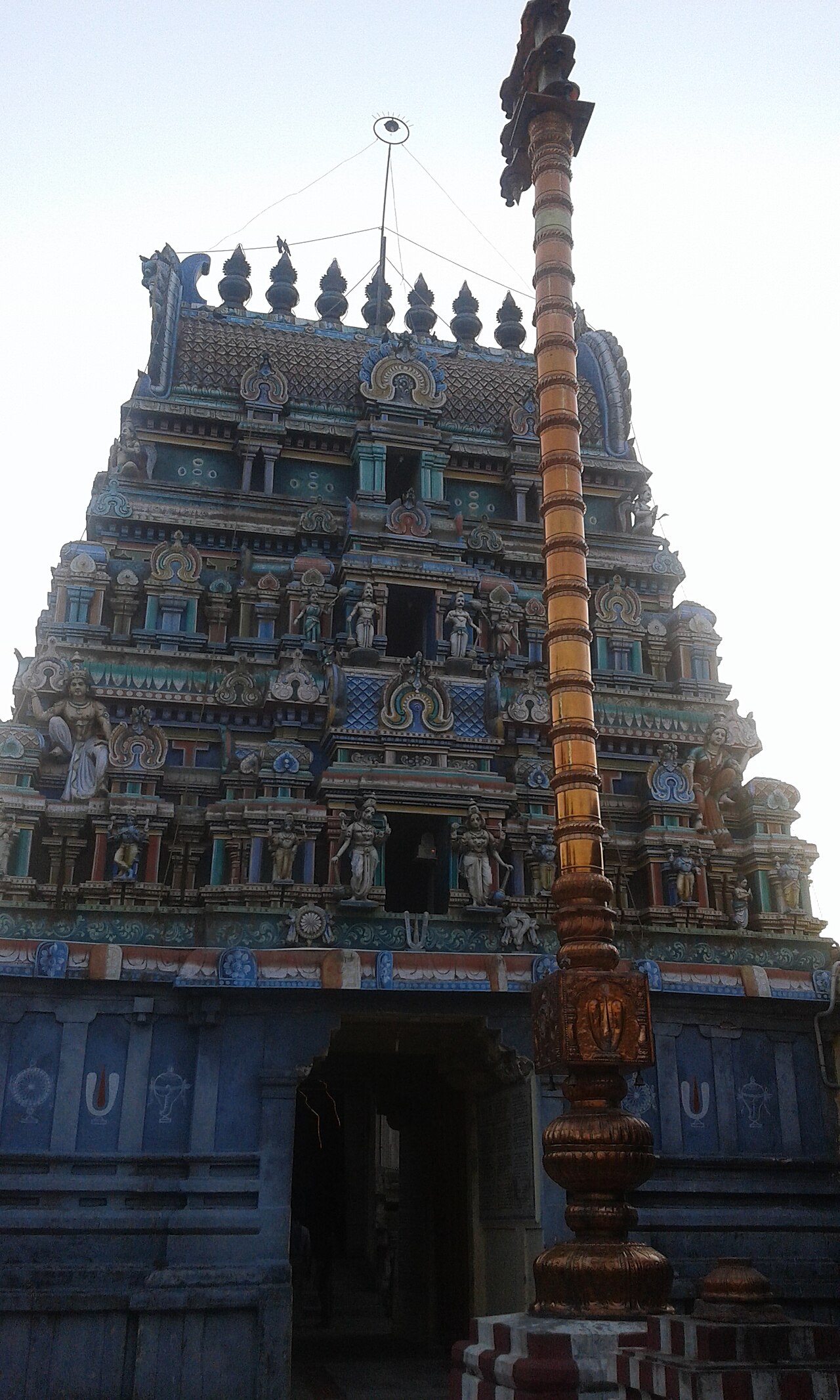 Devaadi Raja Perumal Temple (Amaruviappan Temple), Therazhundur