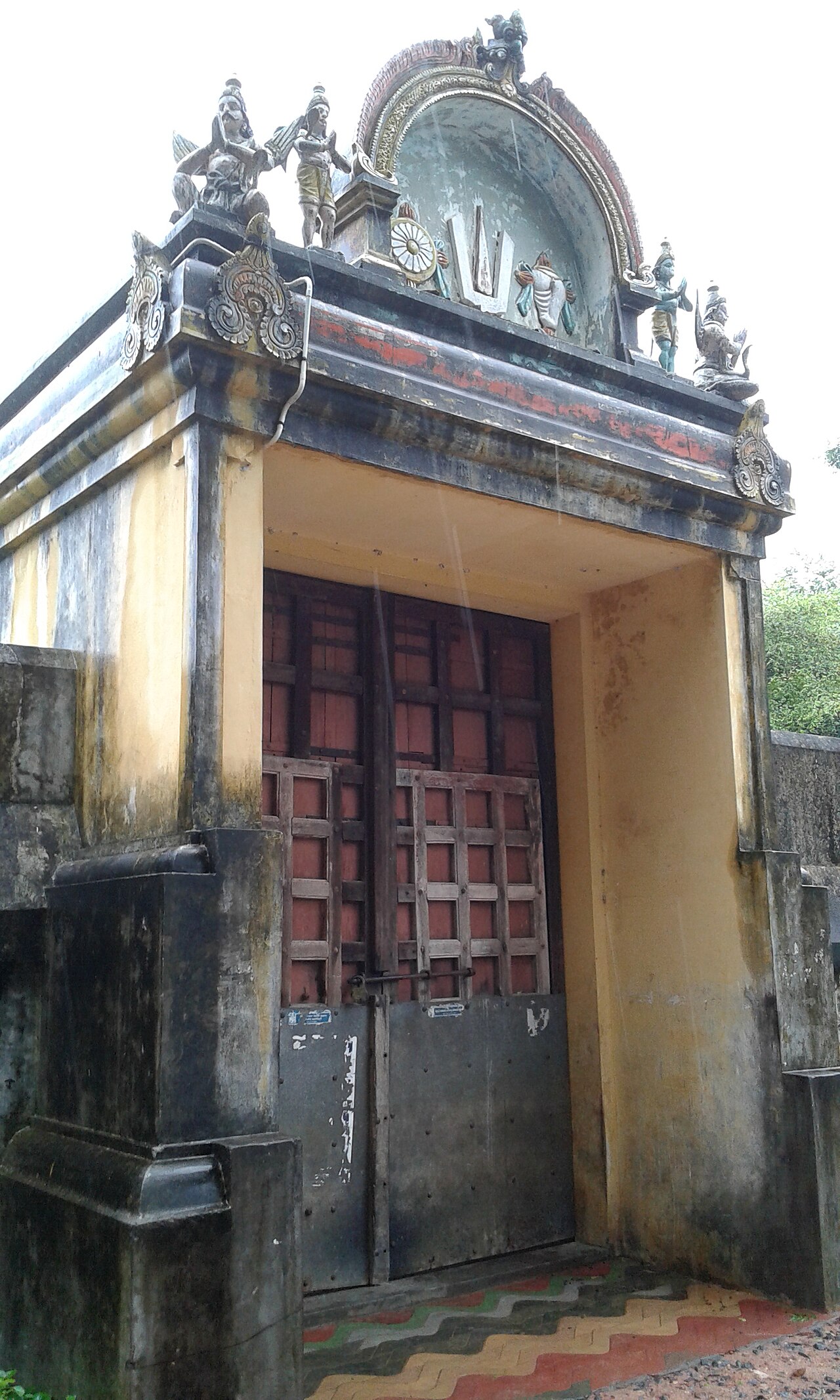 Varadaraja Perumal Temple, Thirumanikkoodam