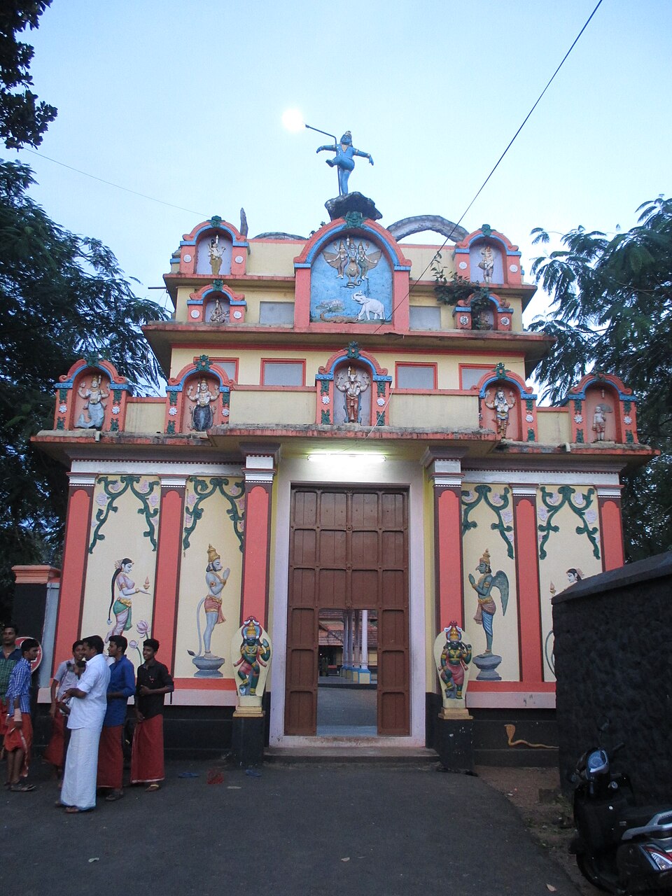 Pambanaiappan Mahavishnu Temple, Thiruvanvandoor